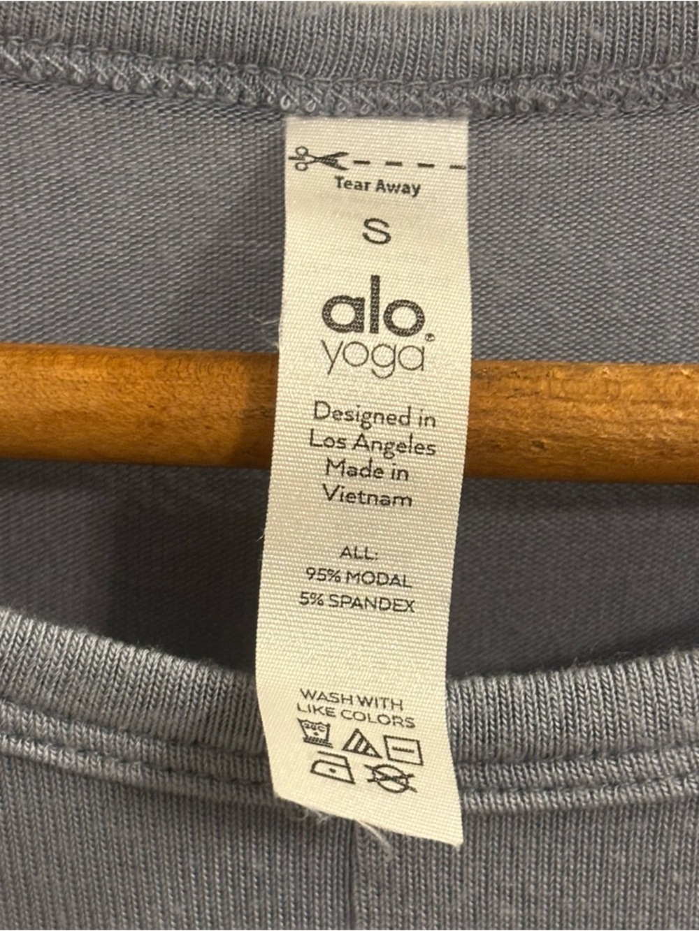 Alo Yoga Cover Long Sleeve Twist Front Cropped Top Slate Blue Small - Picture 5 of 9